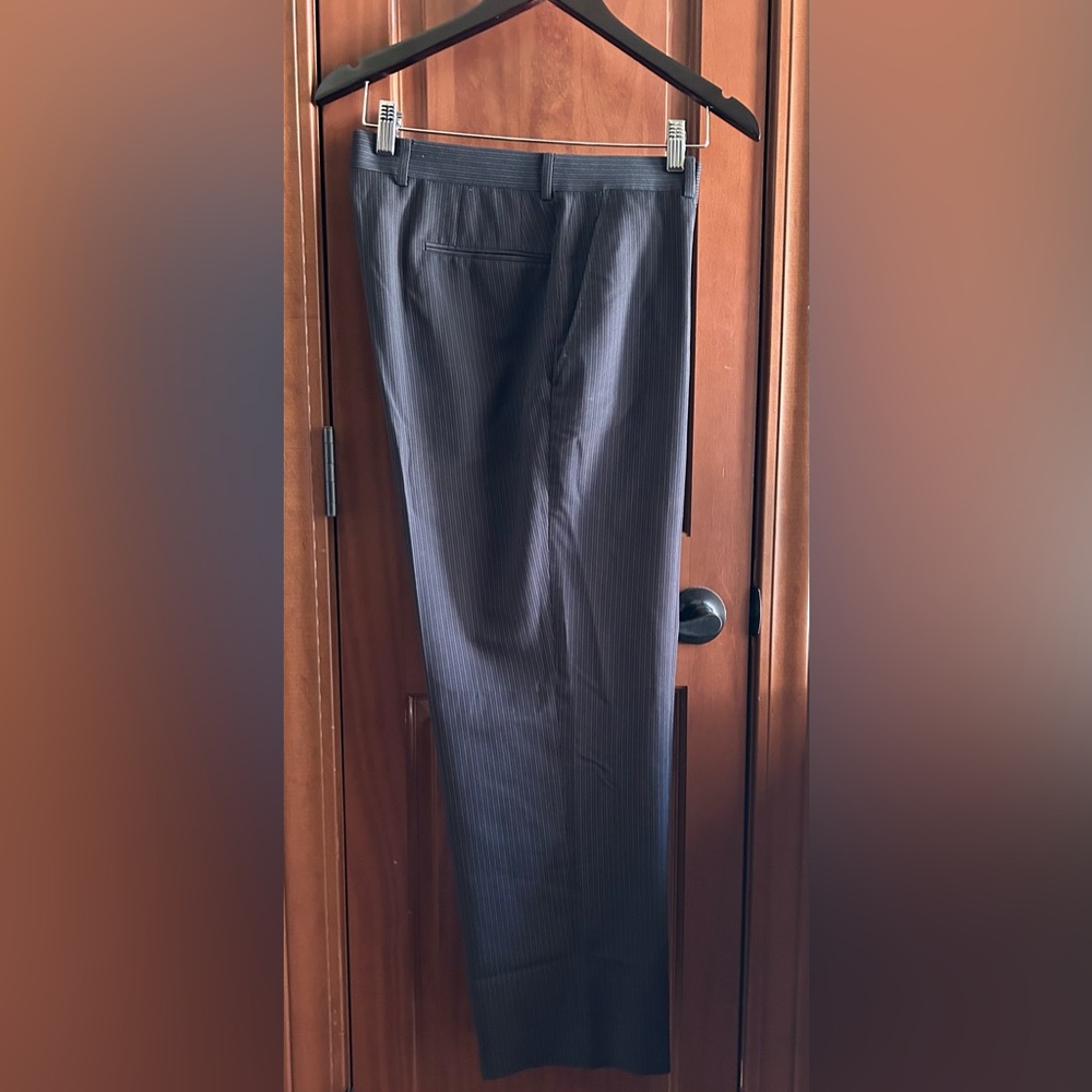 Men’s J. Ferrar Black Pin Striped Slacks Size 34x29🩶🩶 - Picture 1 of 4